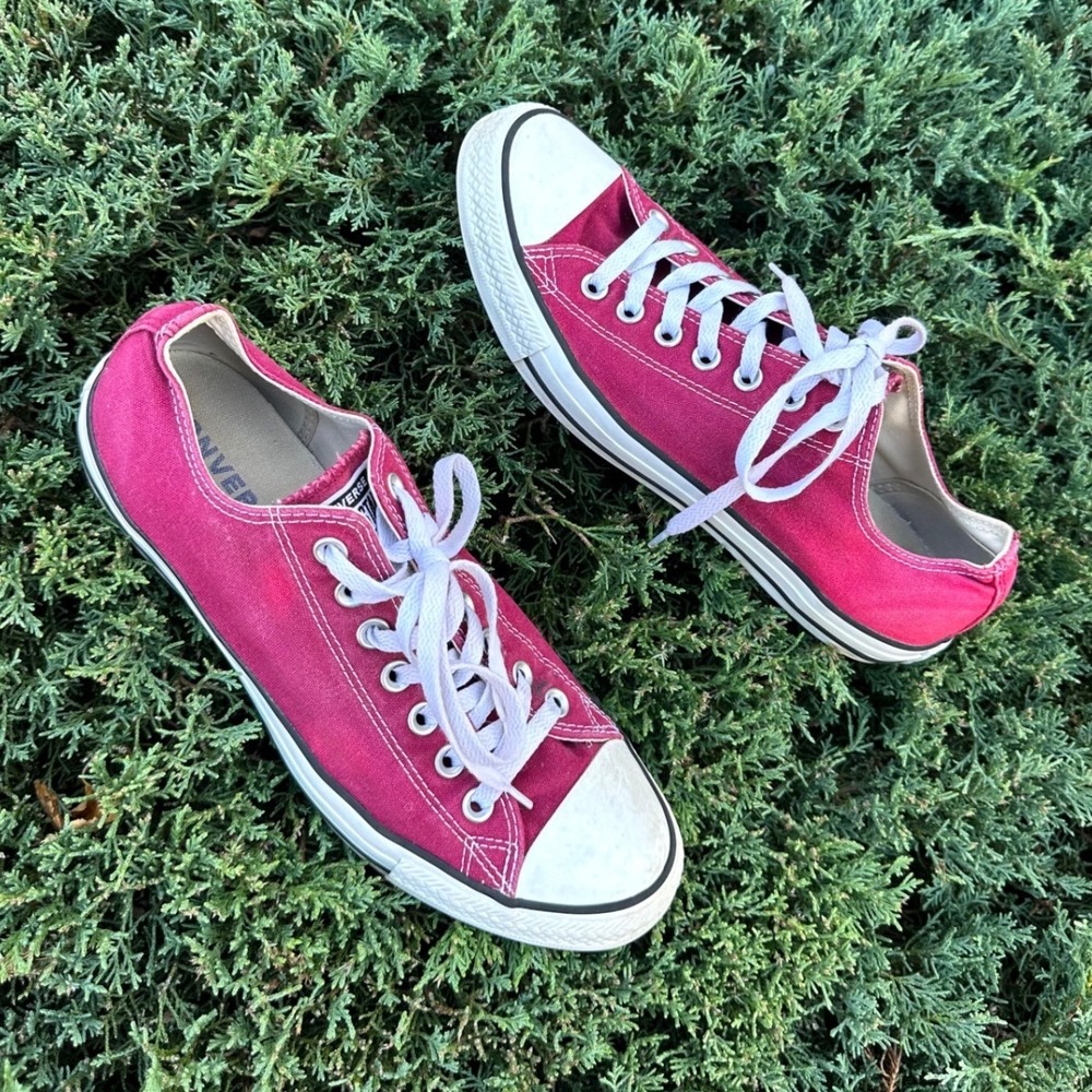 Converse Chuck Taylor All Star Low Top Sneakers Size M9 W11 Maroon Canvas Shoes